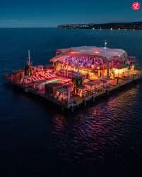 NOMA ISLAND : Le Premier Club Flottant Exclusif de Malte - HOPMALTA